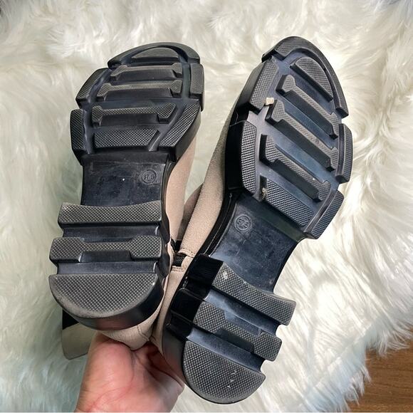 Free People | Women’s Brooks Lug Sole Chelsea Boots Suede Cream & Black Platform - Picture 10 of 13